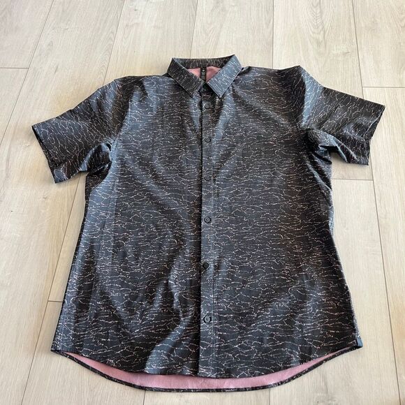 Lululemon Airing Easy Short Sleeve Button Up Shirt *Ventlight Mesh Pin Drop Camo - Picture 1 of 7
